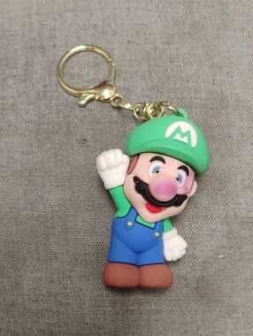 SUPER MARIO LUIGI ERROR KEYCHAIN CHARM EXCELLENT CONDITION